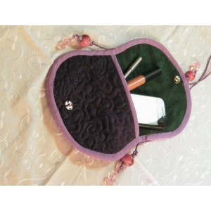 Petite pochette violette et verte avec bandouillière et ornements
