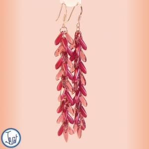 Boucles d'oreilles lilas et framboise, très longues en acier chirurgical