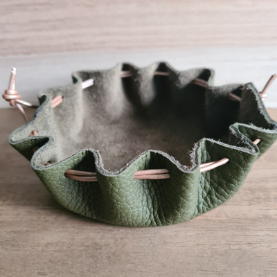 Vide-poche en cuir kaki/cuivré