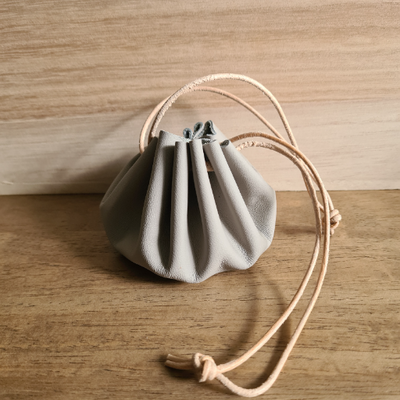 Bourse en cuir gris/ rose poudré