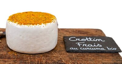 Crottin frais au curcuma