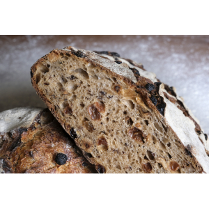 Pain écureuil (noisettes raisins)