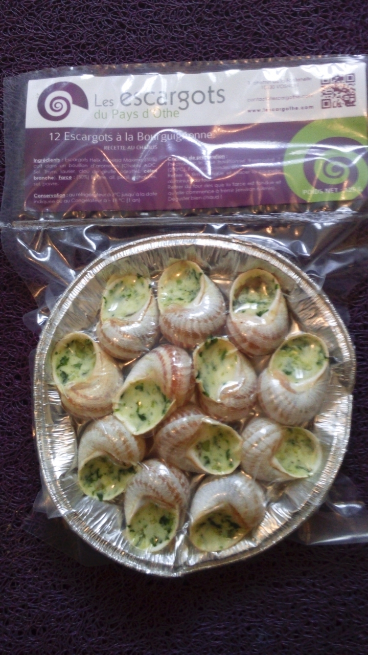 Set of Six La Bourguignonne Snail Plates, Twelve Vintage French Wells