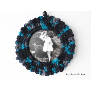 Décoration murale monochrome • cadre crochet