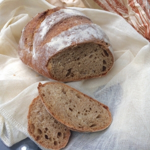 Le pain complet tranché