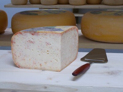 Gouda vache piment d'espelette et poivre vert