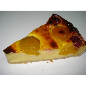 Part de flan aux fruits