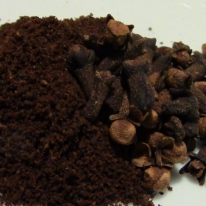 Clou de girofle moulu