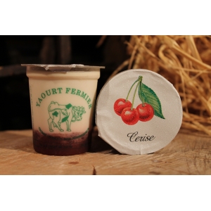 Yaourt fermier sur lit de cerises