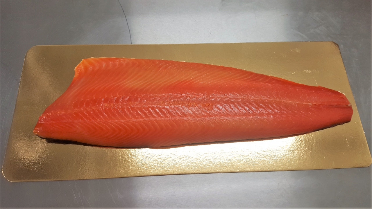 Filet entier de saumon fume ecossais confit - 1.55 kg - Fumaisons  Provinoises 