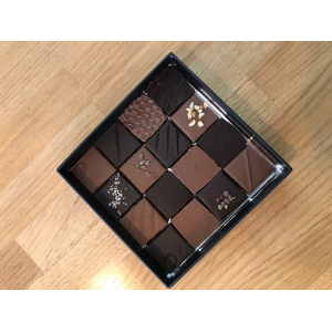 Ballotin de 16 chocolats