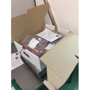 Box 'rouge carmin' 100 % grillade