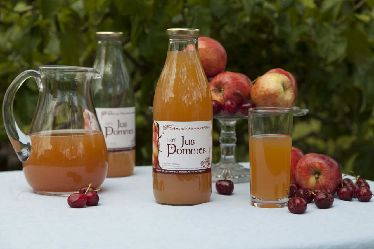 Jus De Pommes Artisanal 1 L Les Vergers Partagés De Lorraine Locavorfr 