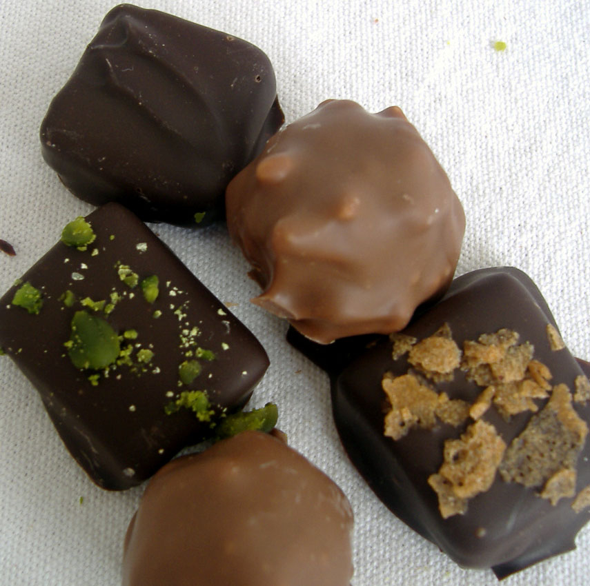 Recette - Assortiments de bonbons en chocolat épicés noir, blanc