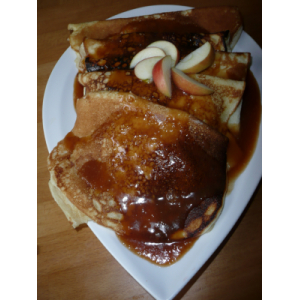 Crêpes natures, garnie pommes, caramel, suzet