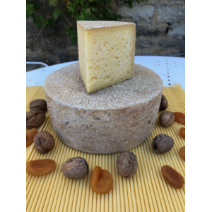 Tomme de gigny ( 240g-260g )
