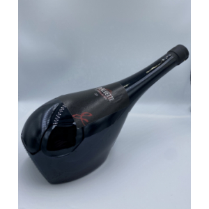 Vin aromatise a l'ail noir tarnais