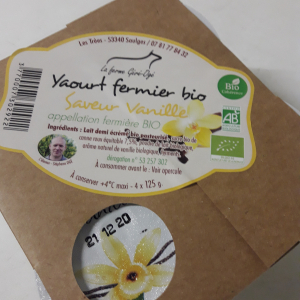 Yaourts nature et fruits