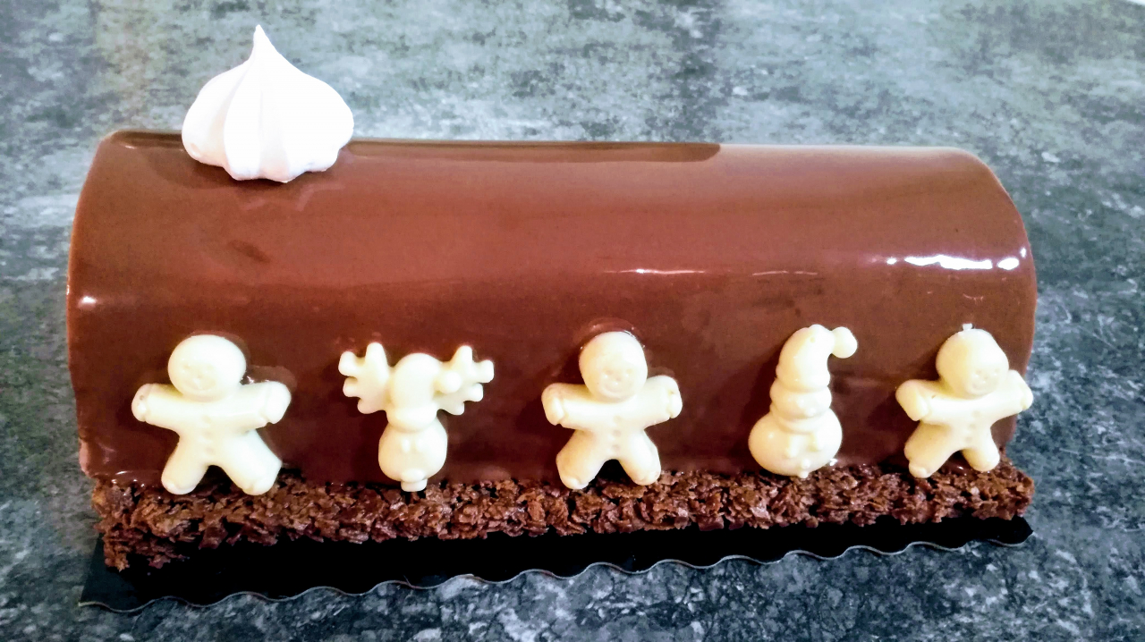 Buche De Noel Pour 4 Personnes 4 Formats Gabrielle Patisseries Locavor Fr