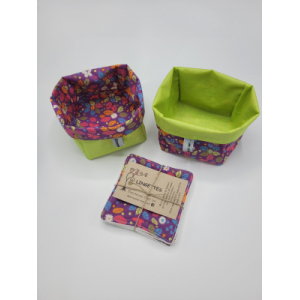 Lingettes/panier imperméable fleurs/vert