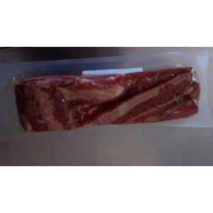 Poitrine fumée crue