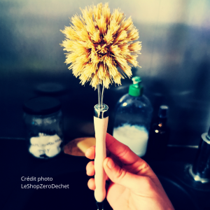 Brosse vaisselle à tête rechargeable