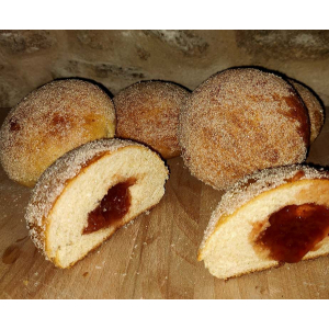 Beignoche à la confiture de framboise