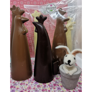 Paques poule longue noir garnie de fritures