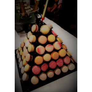 Pyramide de 84 macarons