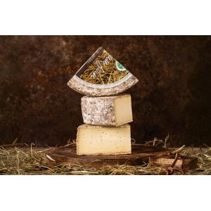 Quart de tomme au foin