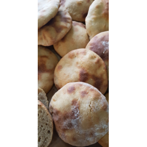 2 pains pita sans levain ni levure