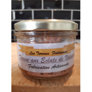 Terrine aux éclats de noisettes