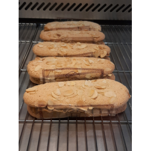 éclair au praliné
