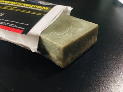 Savon de gommage à l'huile d'olive