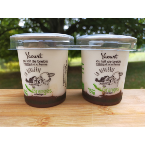 Yaourt sur lit de pruneaux