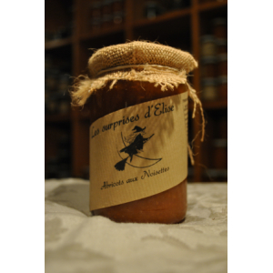 Préparation de fruits abricots aux noisettes