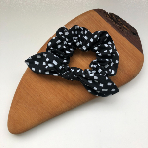 Chouchou à noeud - black and white