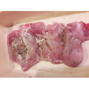 Cuisse de lapin désossée et assaisonnée