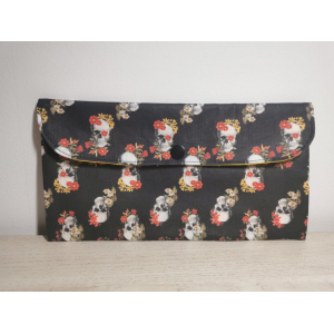 Pochette plate noire tête de mort