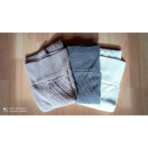 Poncho triangle gris en laine d'alpaga