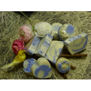 Savon bleu-cannelle