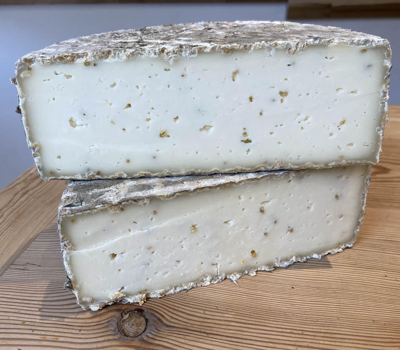 Tomme De Vache Au Fenouil 250 G Crémerie Générale Locavorfr 