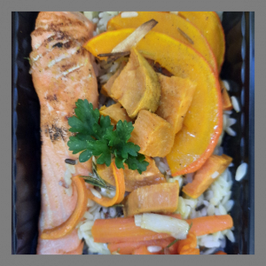 Pavé de saumon aux légumes du marché et riz