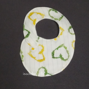 Bavoir poupée coeurs