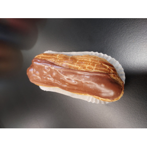 Eclair au chocolat (environ 100g)
