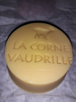 Savon lait de chèvre safrané