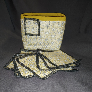 Lingette démaquillante exagone doré