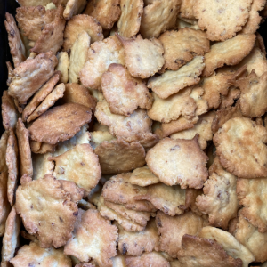 Crackers parmesan oignons échalottes