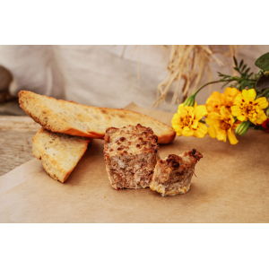 Terrine 'piment d'espelette, oignons frits'