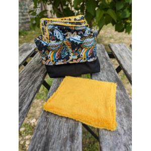 Lingettes démaquillantes noire et jaune